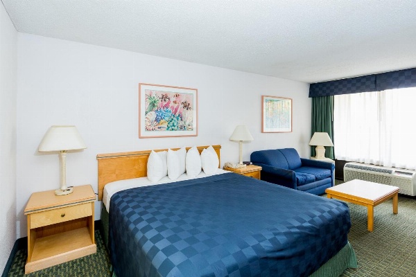 Maingate Lakeside Resort Main image